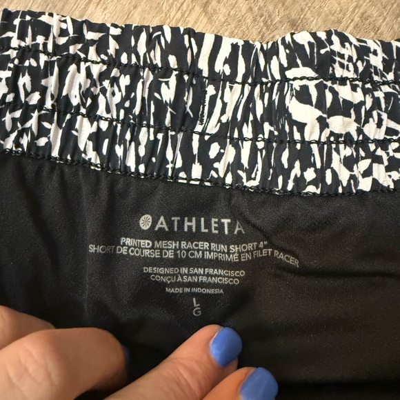 Athleta Printed Mesh Racer‎ Run Short 4" - Black/White - Size Large - Picture 2 of 3